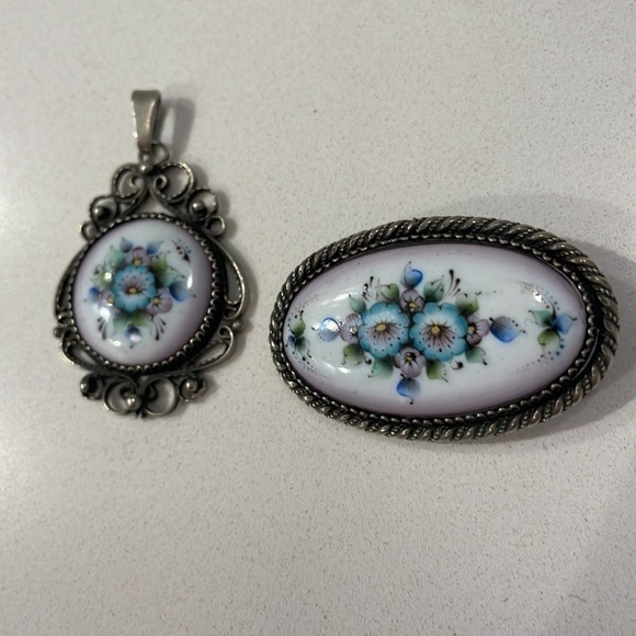 Vintage Russian Porcelain Hand Painted Flower Silver Filigree-Pendant & Brooch - Picture 1 of 8